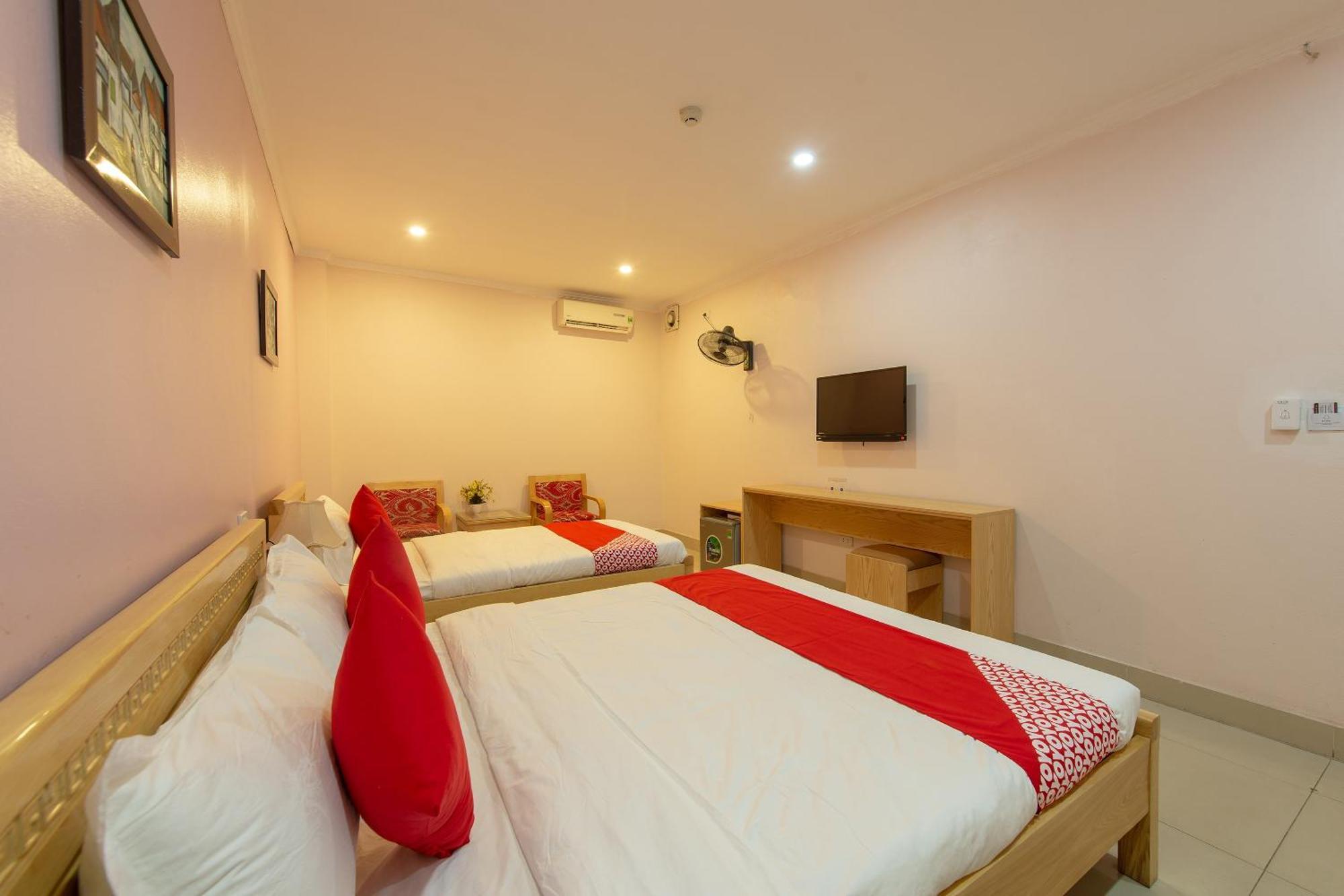 Capital O 417 Truong Son Hotel Hanoi Exteriör bild