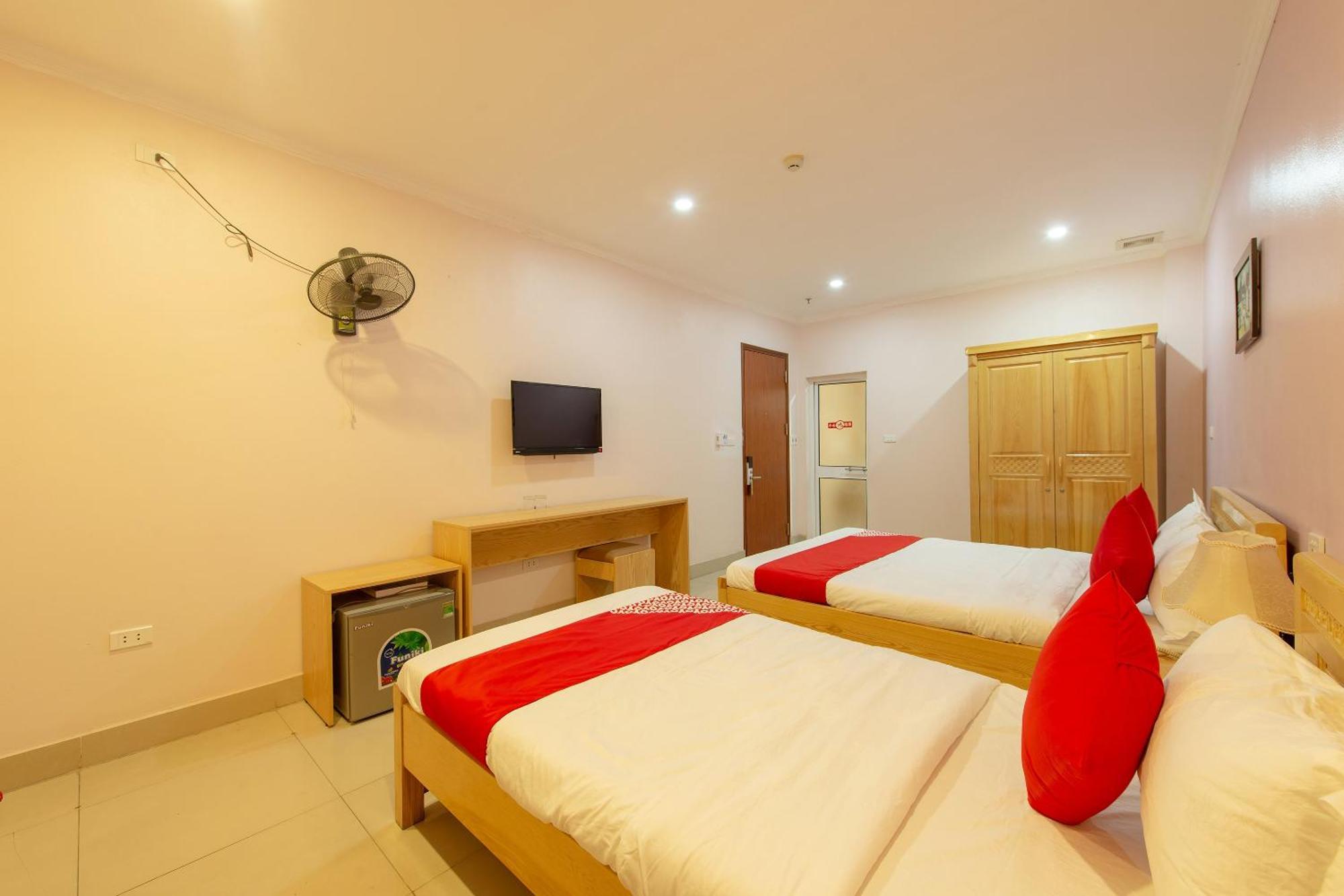 Capital O 417 Truong Son Hotel Hanoi Exteriör bild