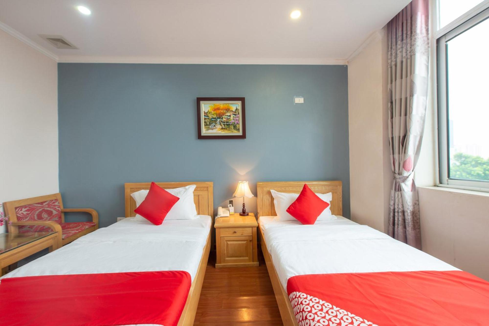 Capital O 417 Truong Son Hotel Hanoi Exteriör bild