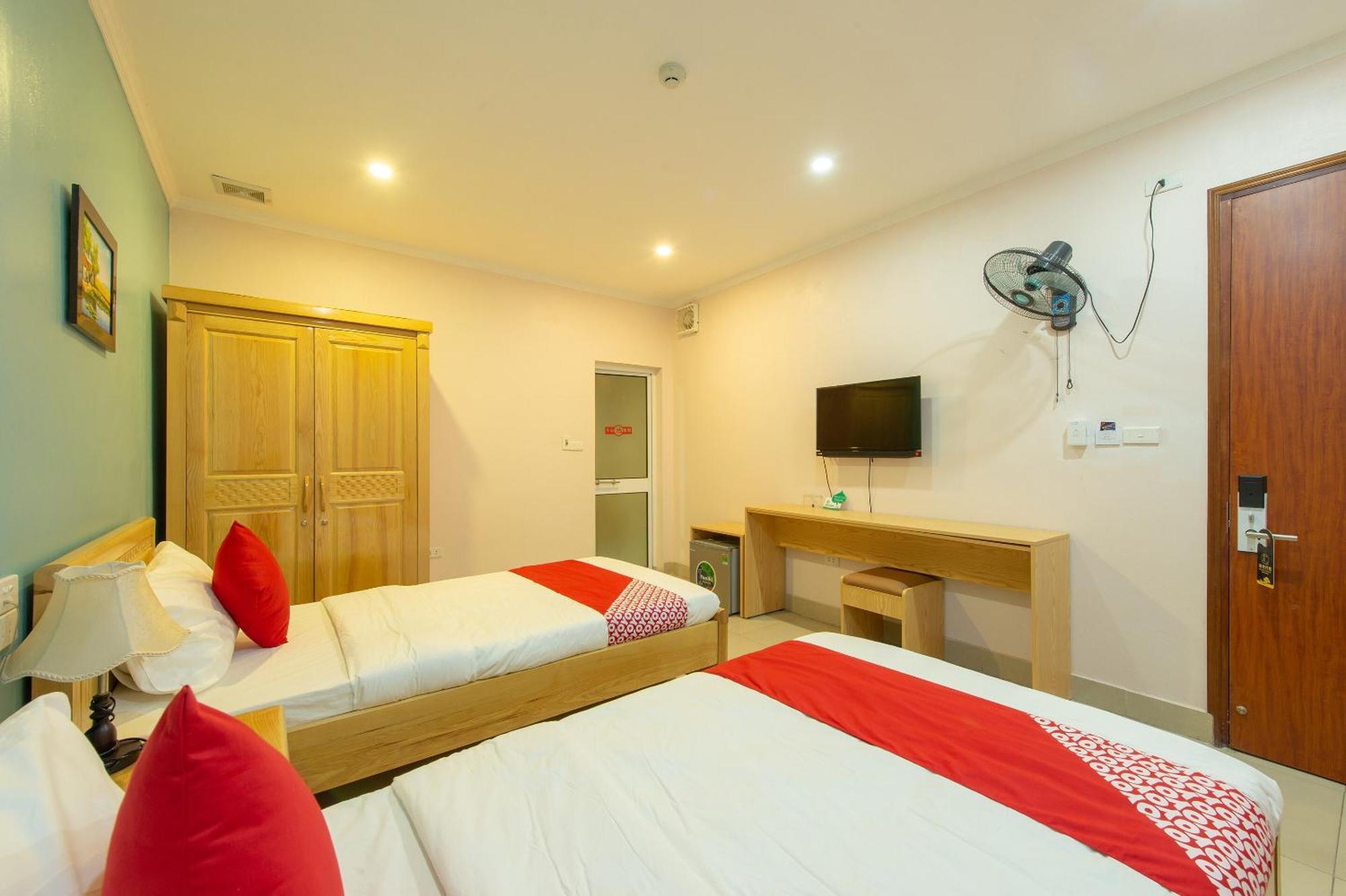 Capital O 417 Truong Son Hotel Hanoi Exteriör bild