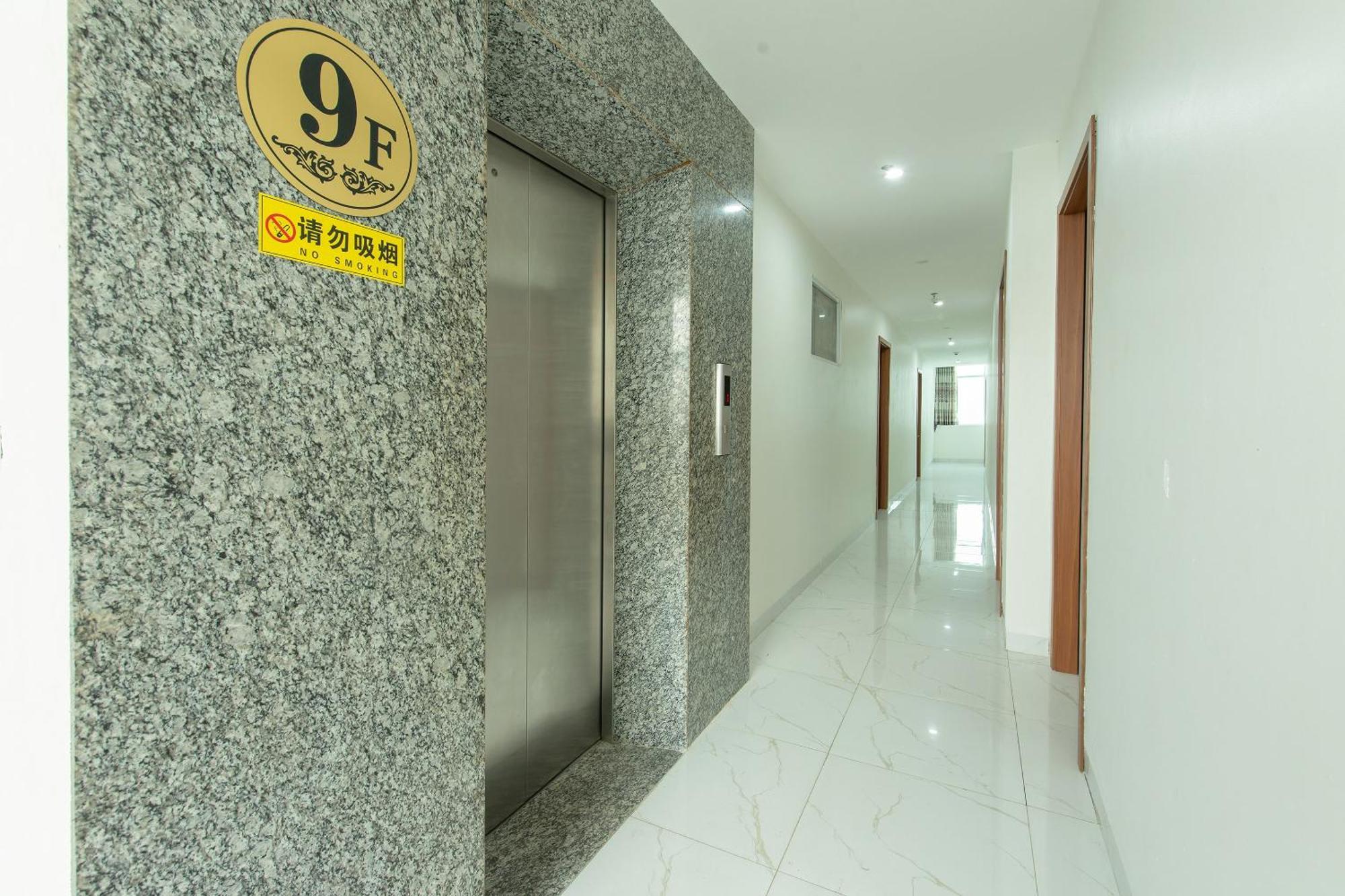 Capital O 417 Truong Son Hotel Hanoi Exteriör bild